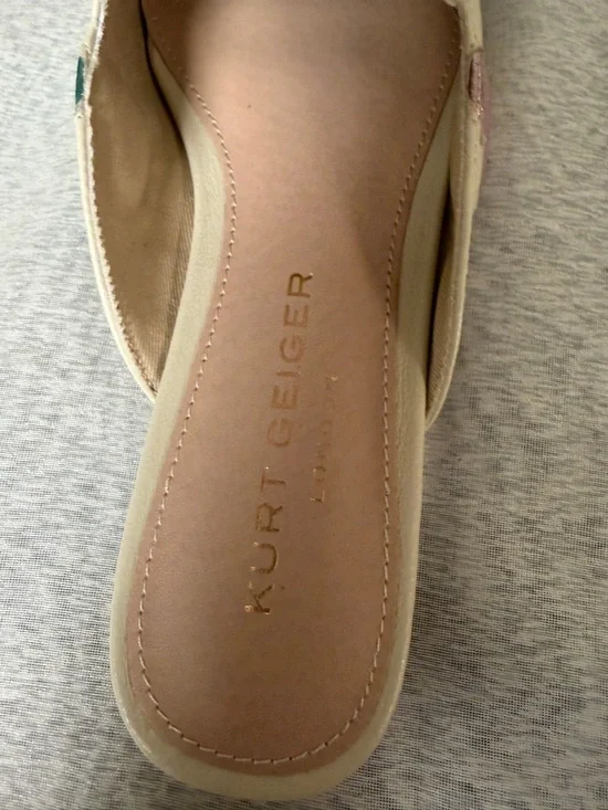 NIB Kurt Geiger Otter Love Beige Leather Heart-Accent Slip-On Mules - Size 7 - Picture 5 of 7